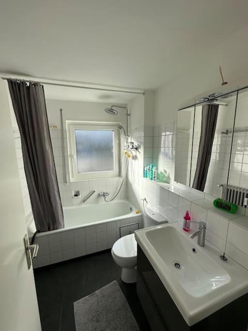 Ferienwohnung Renovated Flat - Prime Location Near Marienplatz Stuttgart Exterior foto